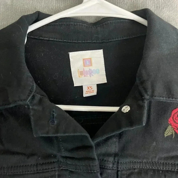 LuLaRoe Harvey Size XS Rose Floral Embroidered Jean Jacket Denim Western Boho - Picture 2 of 7